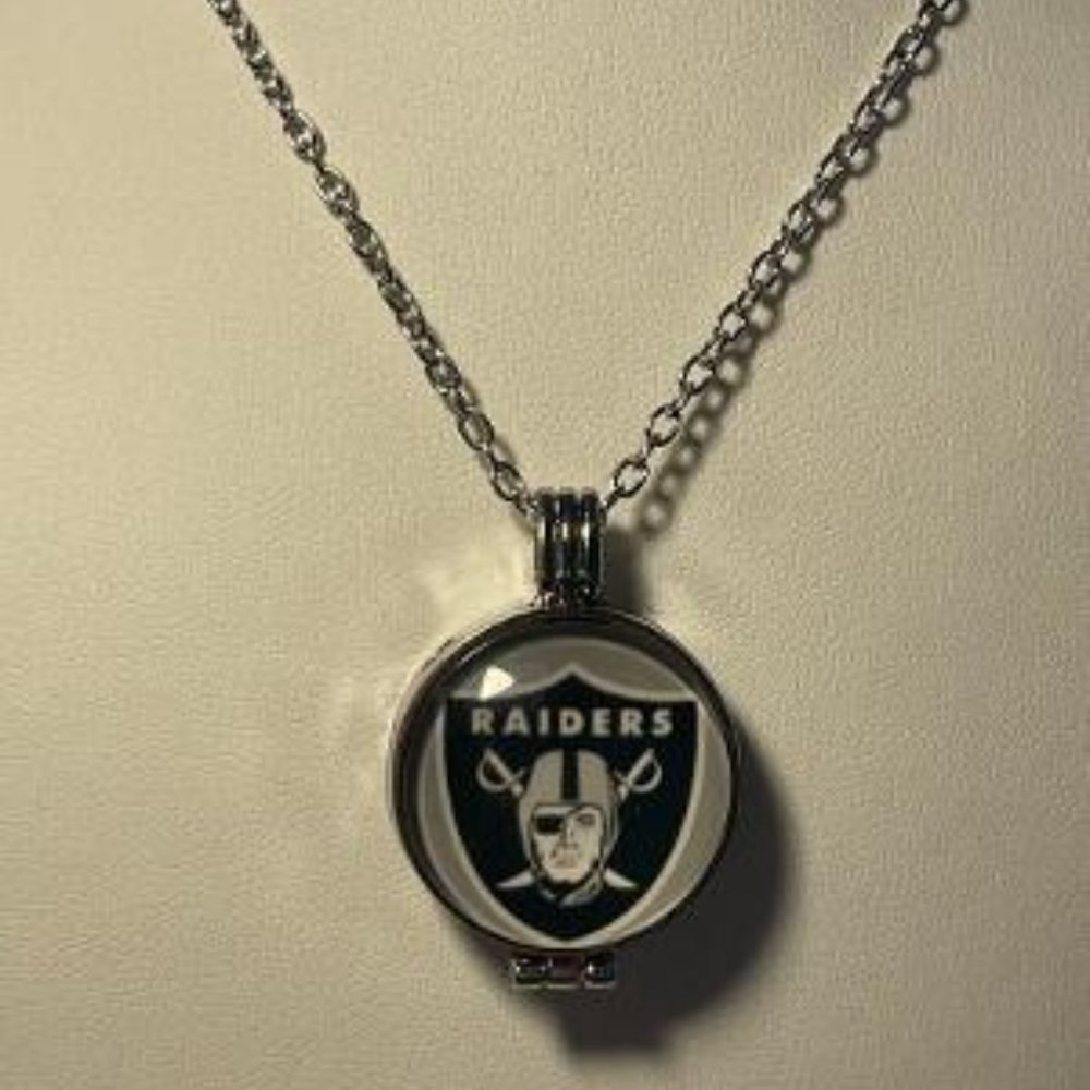 Oakland Raiders NFL Football Aromatherapy Charm with 20 IN Silver Chain NEW!